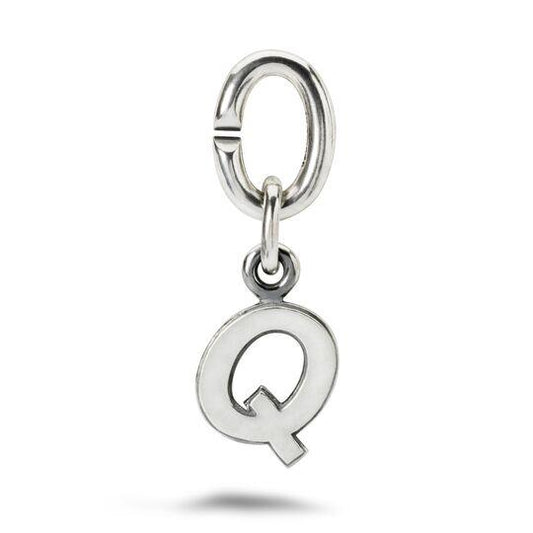 Q silver link charm